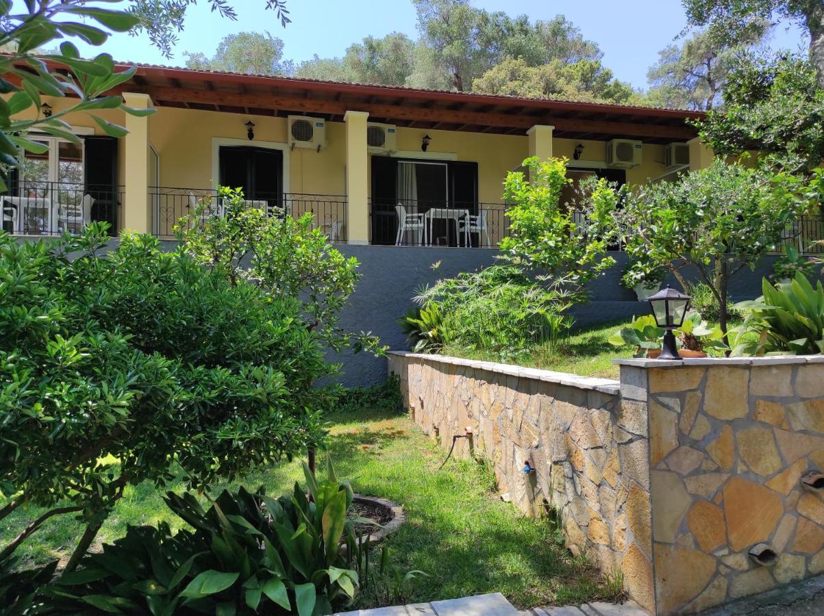 Villa Eleni - Studios Лиападес Екстериор снимка