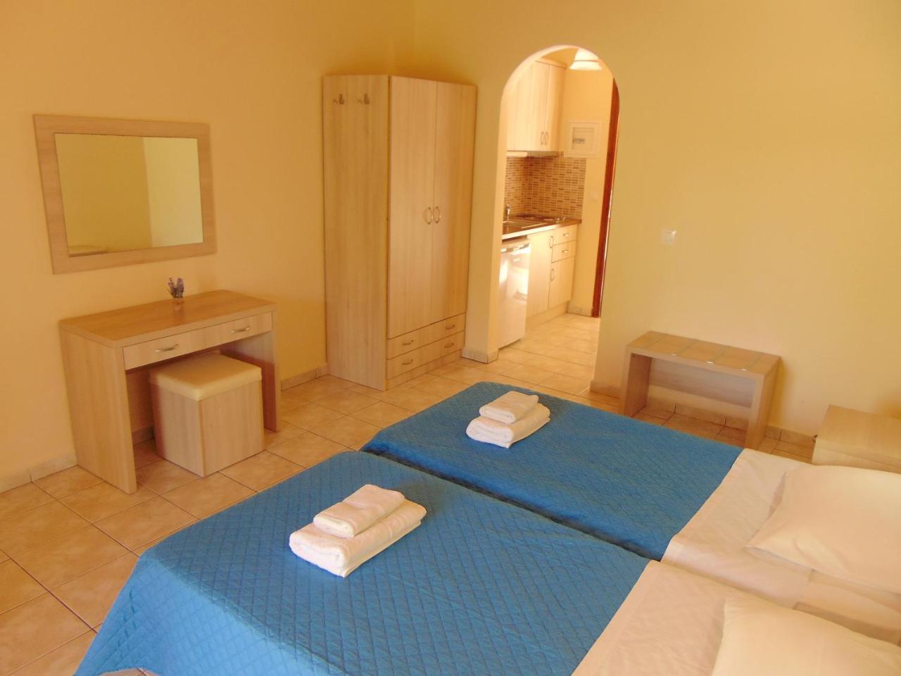 Villa Eleni - Studios Лиападес Екстериор снимка